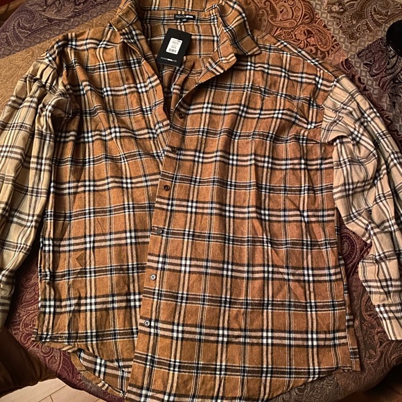 Two Tone Flannel Top - Picture 2 of 3
